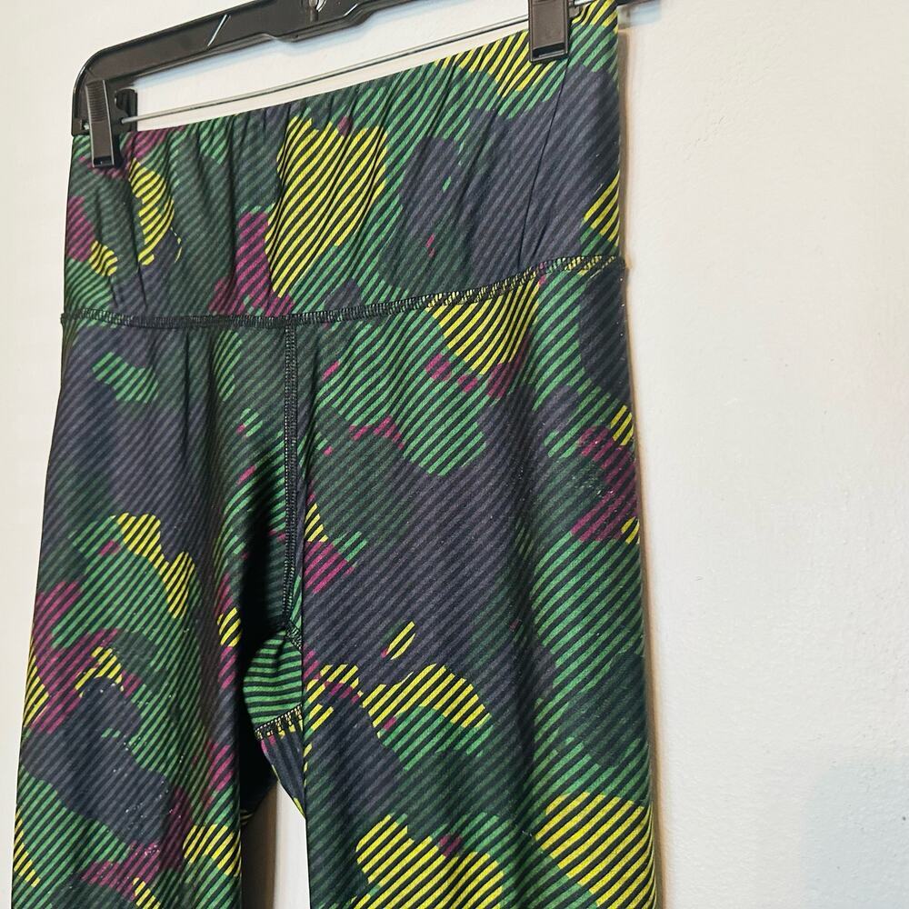 TEREZ Girls Green Striped Camo Print High-Rise Leggings Size Large - Picture 3 of 9